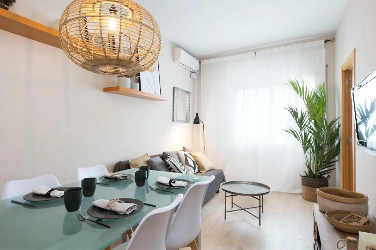 Lodging Sagrada Familia Rossellon Barcelona
